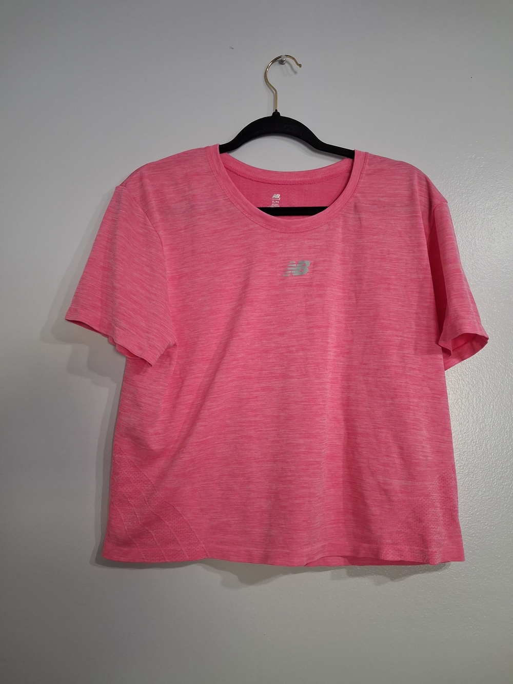 New Balance Women's Sport Essentials Athletic Logo Crop Gym Tee